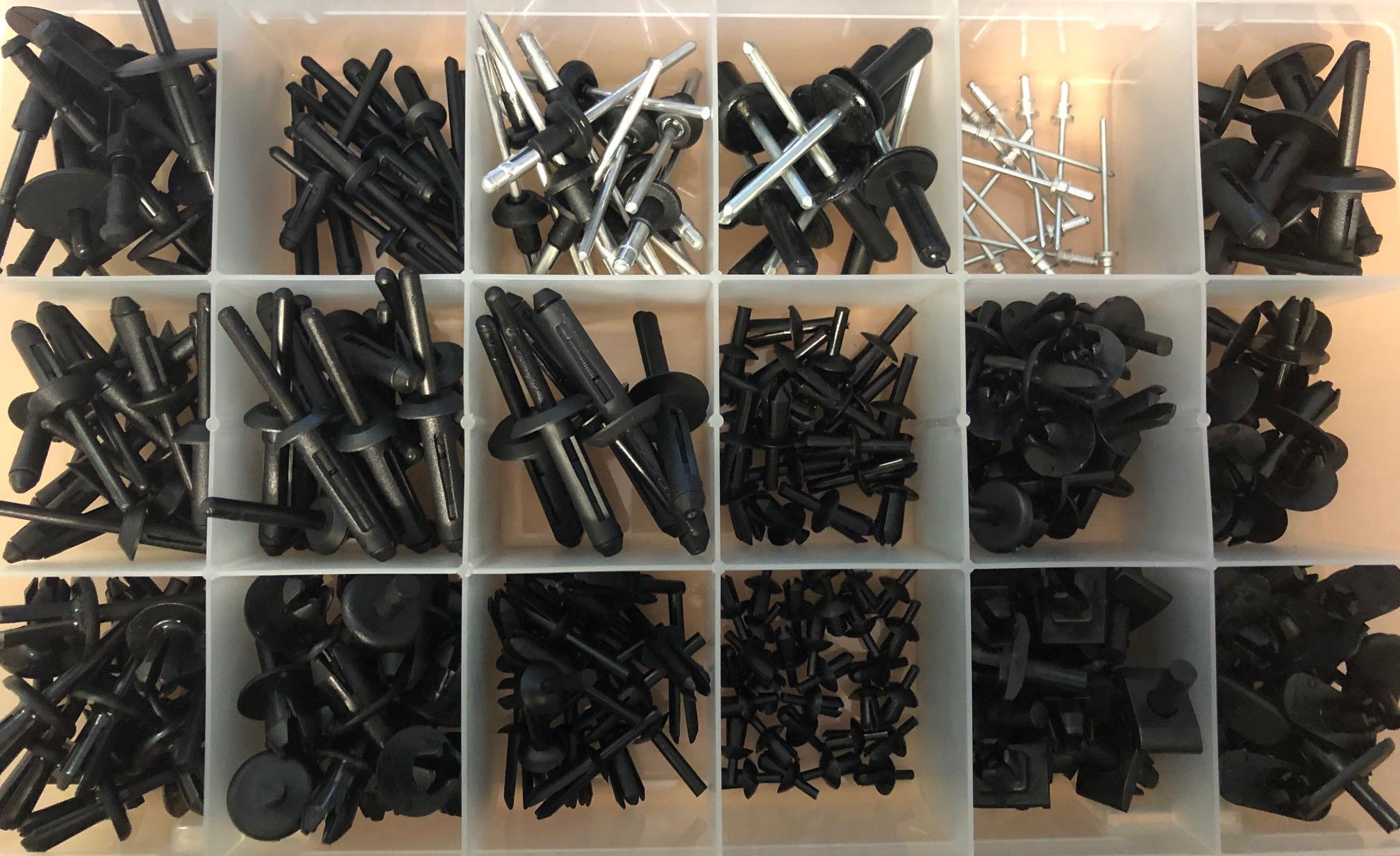 Sortiment Plast og Metall Nagler 323deler